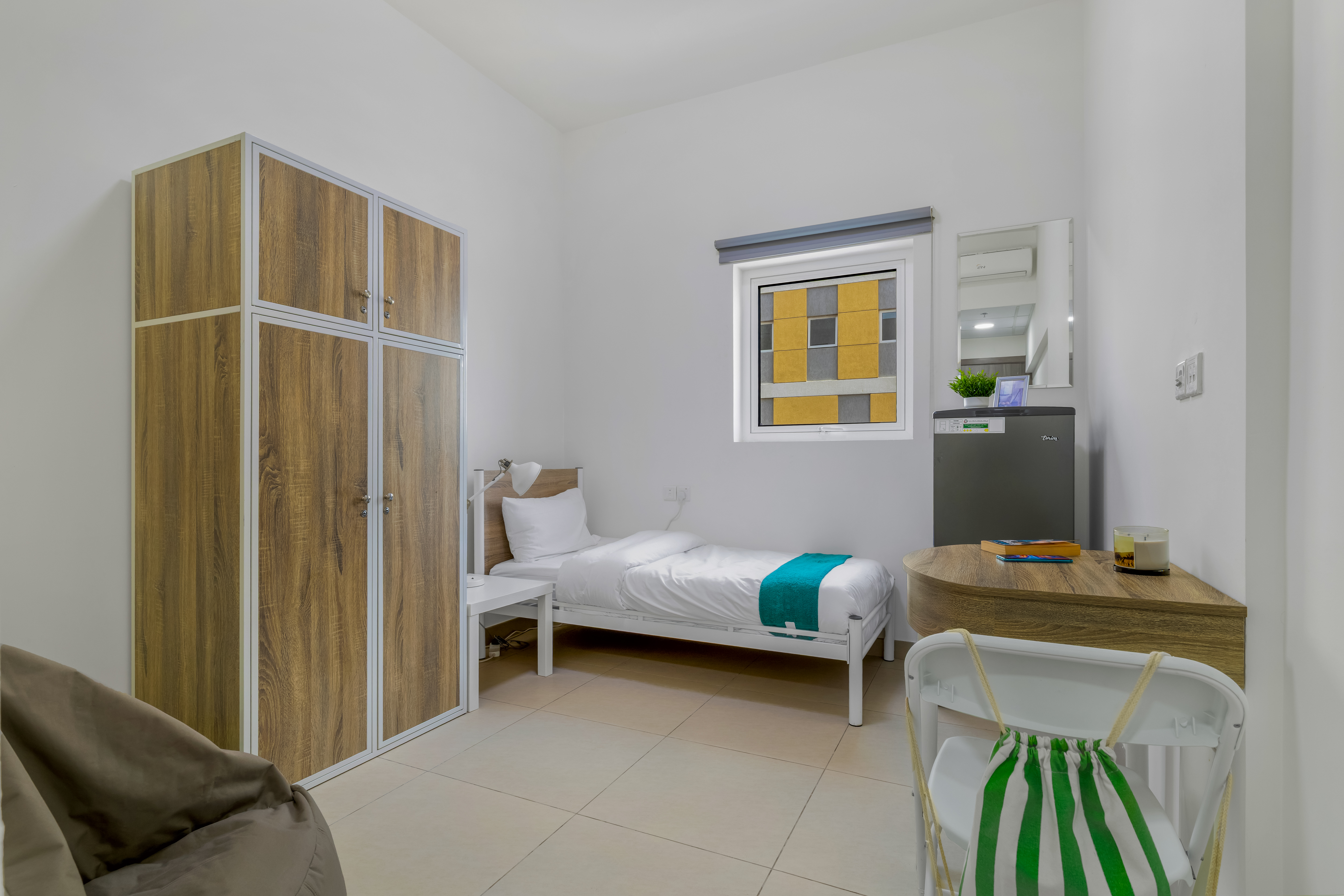 Makaan student room