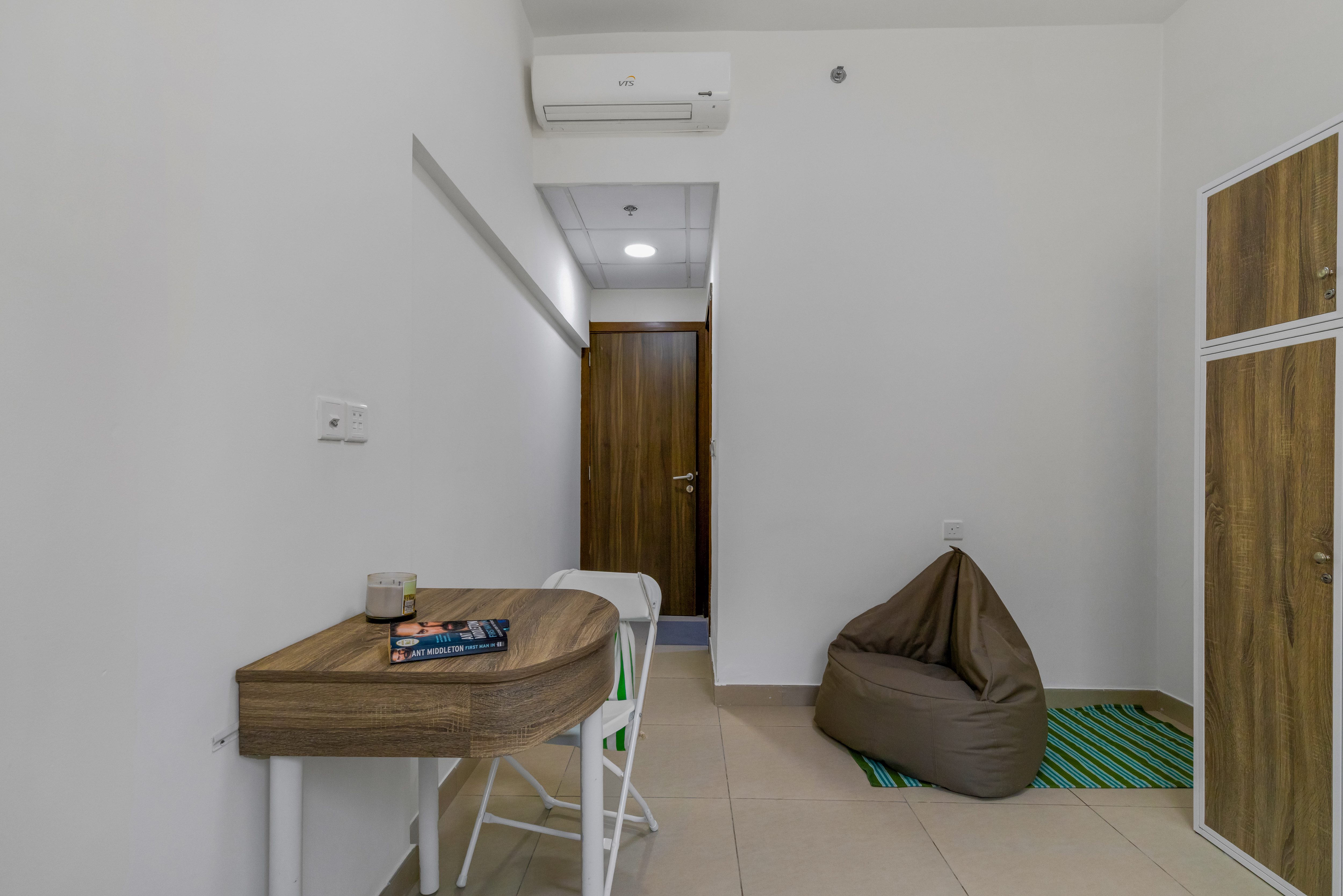 Makaan student room